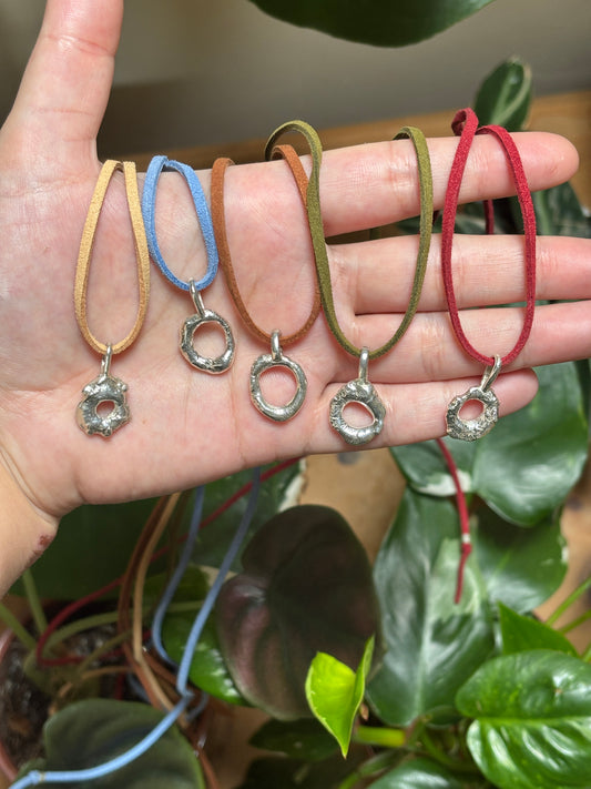 Molten vegan suede chocker