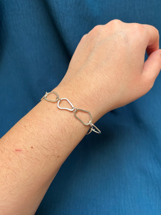Wobbly links bracelet
