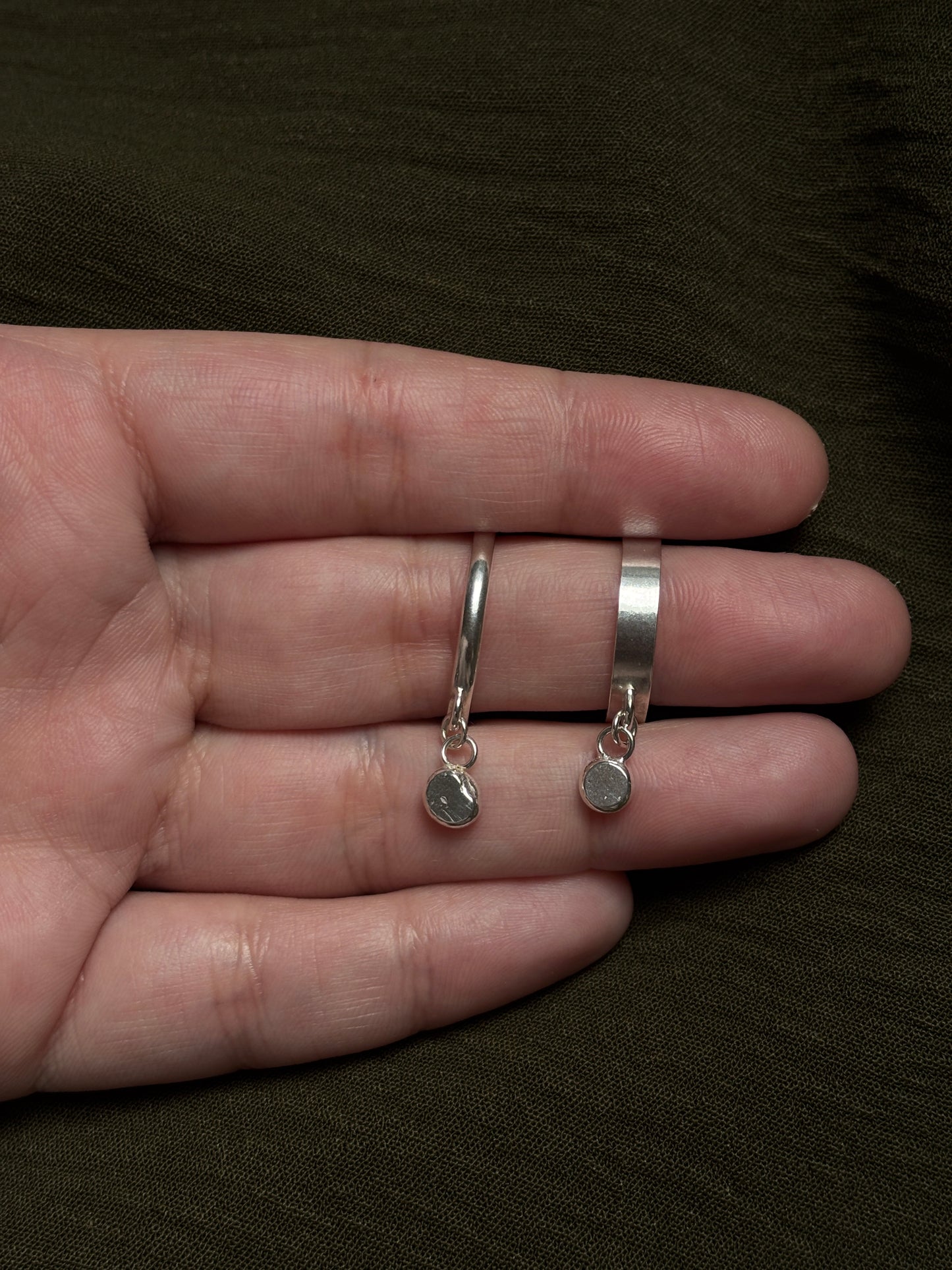Initial pebble charm ring