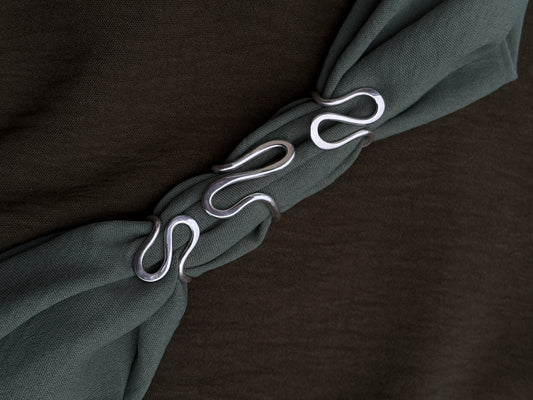 Wavy ring