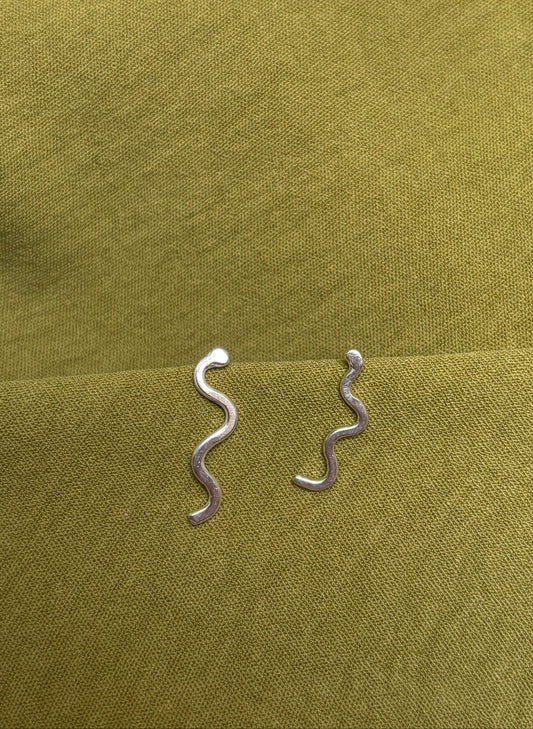 Squiggle ear climber