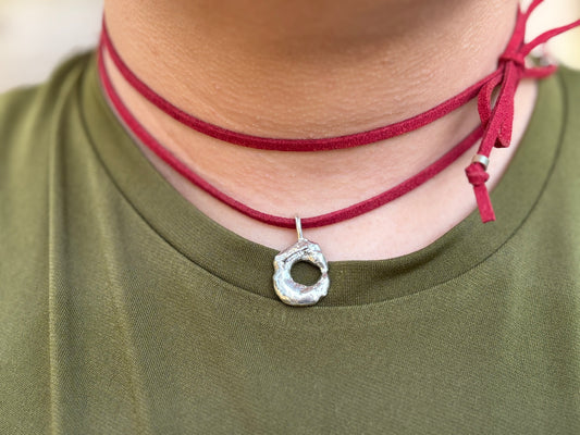 Molten vegan suede chocker