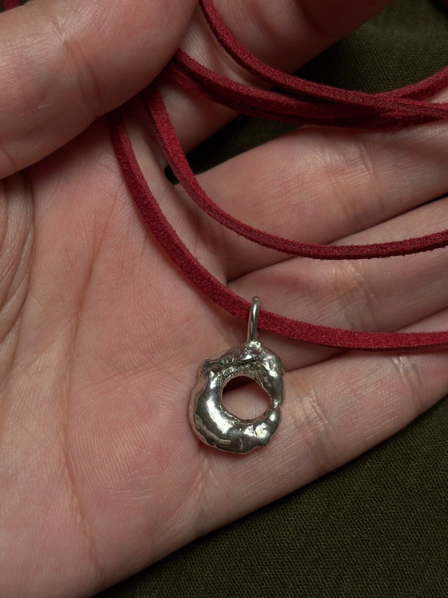 Molten vegan suede chocker