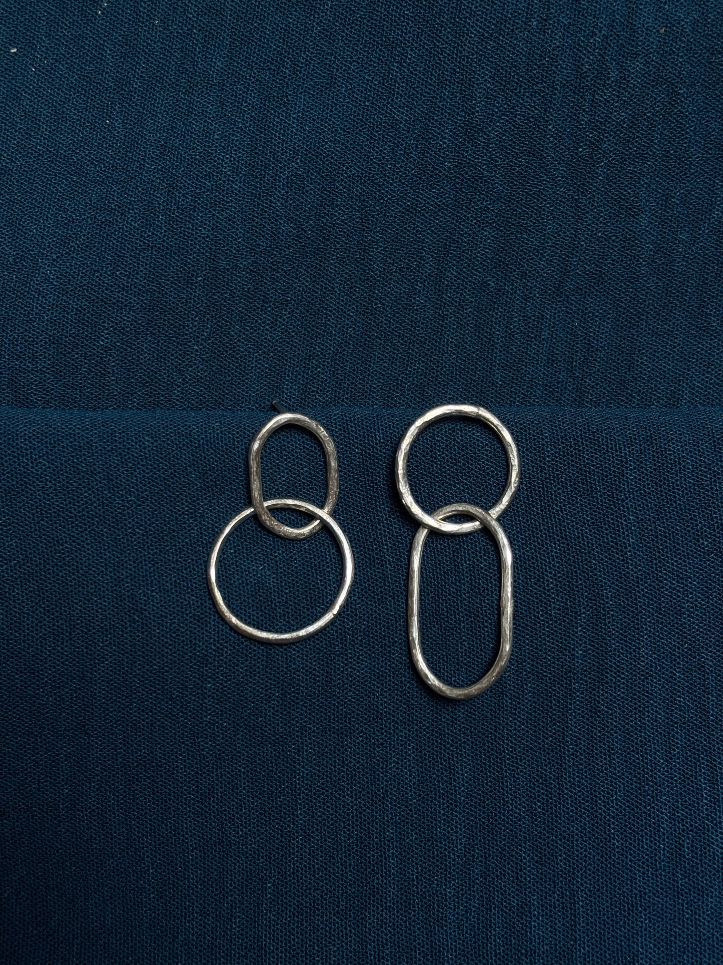Linked hammered earrings